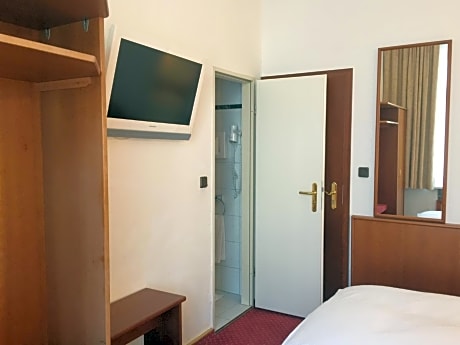 Standard Double or Twin Room - Nonsmoking