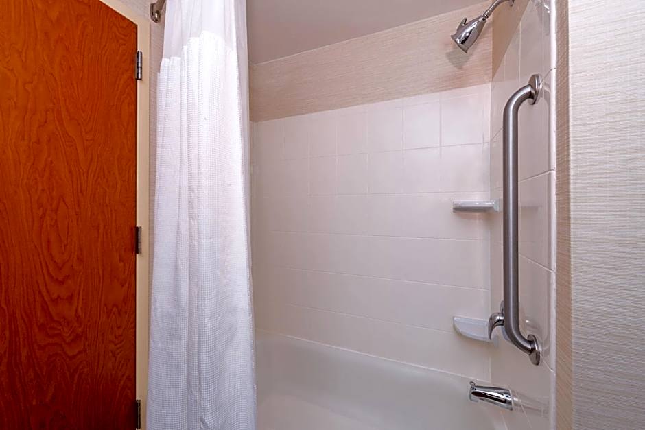 Fairfield Inn & Suites by Marriott Greensboro Wendover