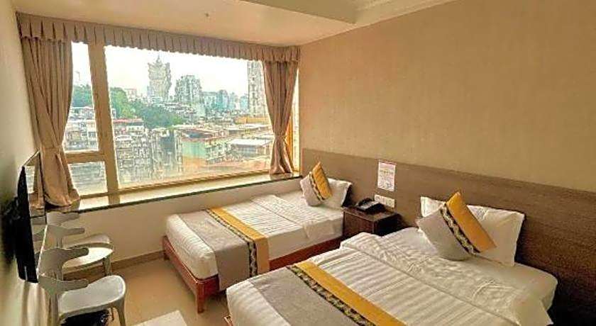 Grand Harbour Hotel