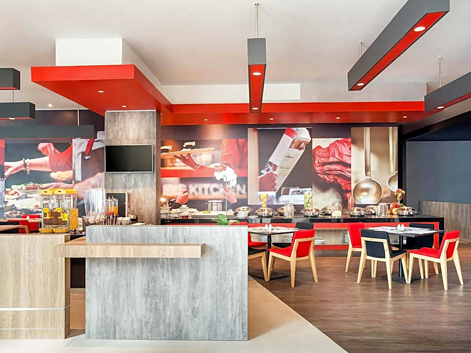 Ibis Makassar City Center Hotel