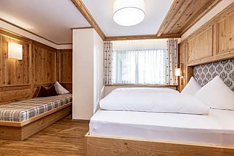 One-Bedroom Apartment with Balcony