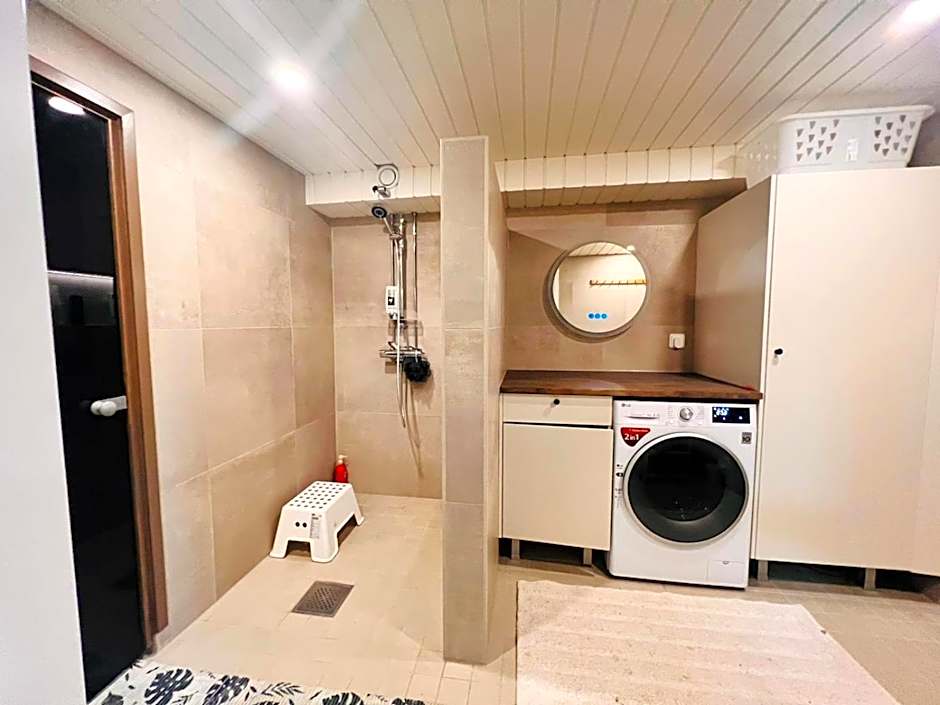 Welcoming room with private terrace, sauna and free parking