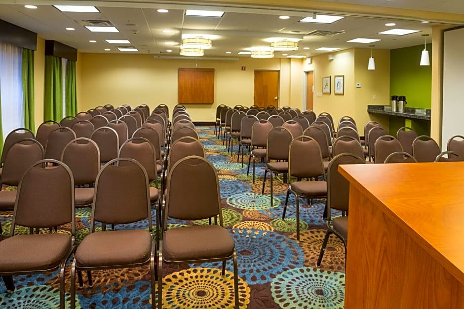 Holiday Inn Express Hotel & Suites Jacksonville Airport