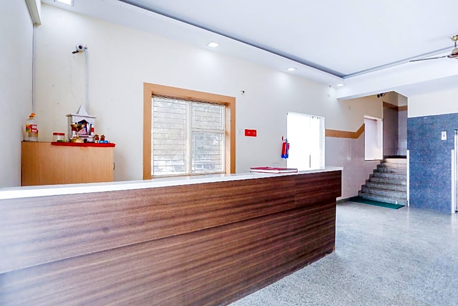 OYO 28629 Hotel Crosswind