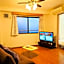 honeys guest house elevator , wash machine, huge closet space, private bathroom, walk to skytree in 10 minutes