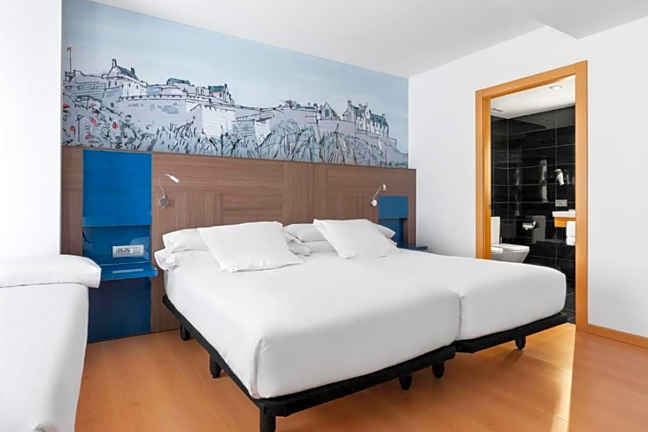 Photo 1 of 1 of 2 Beds with Extra Bed, View