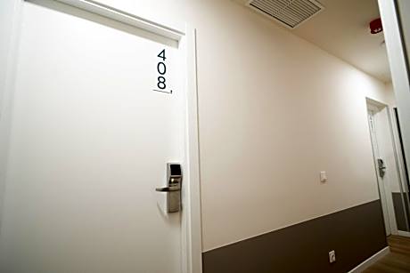 8-Bed Mixed Dormitory Room