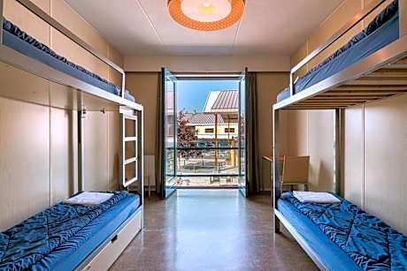 Quadruple Room with Private Bathroom and Shower