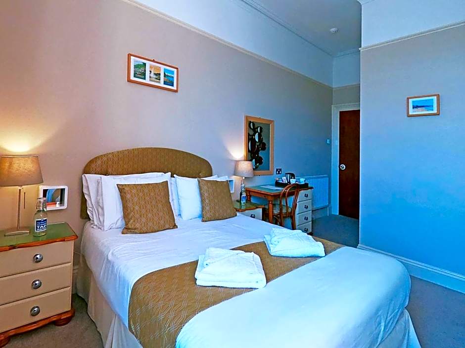 Riviera Lodge Hotel