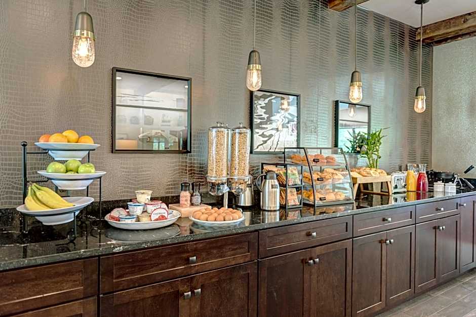 The Garrison Hotel & Suites Dover-Durham, Ascend Hotel Collection