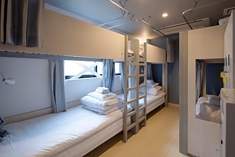 Bunk Bed in Mixed Dormitory Room