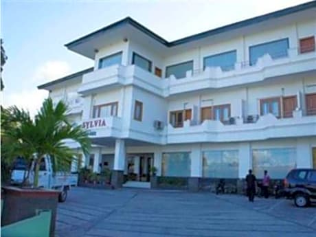 Sylvia Hotel Maumere