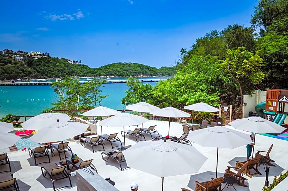 Binniguenda Huatulco & Beach Club