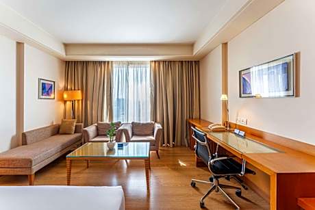 Deluxe Double or Twin Room -  - 10% Discount of Food & Soft Beverages, Hotel Credit of INR 1000 on Food and Soft Beverages in Restaurants only
