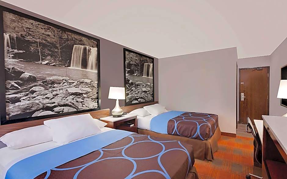 Super 8 by Wyndham Fayetteville