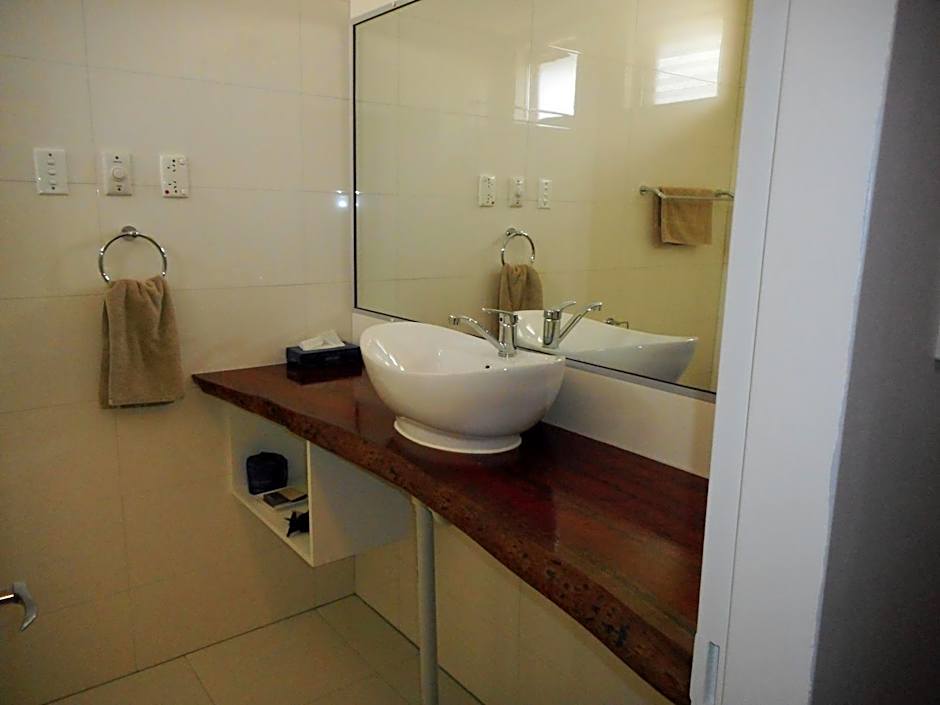 Acacia Rose Motor Inn