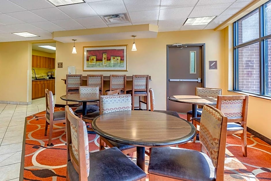 Econo Lodge Inn & Suites Fairgrounds