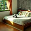 Tonmai Suites