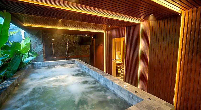 TS SUITES Seminyak Bali