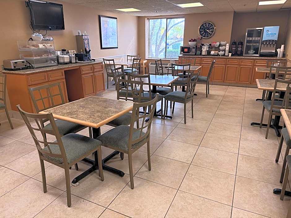 Wingate by Wyndham Livonia