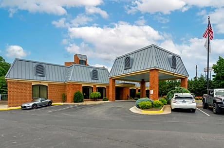 Best Western Staunton Inn