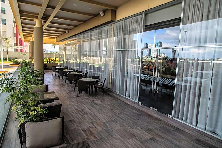 Hampton Inn & Suites By Hilton Puebla