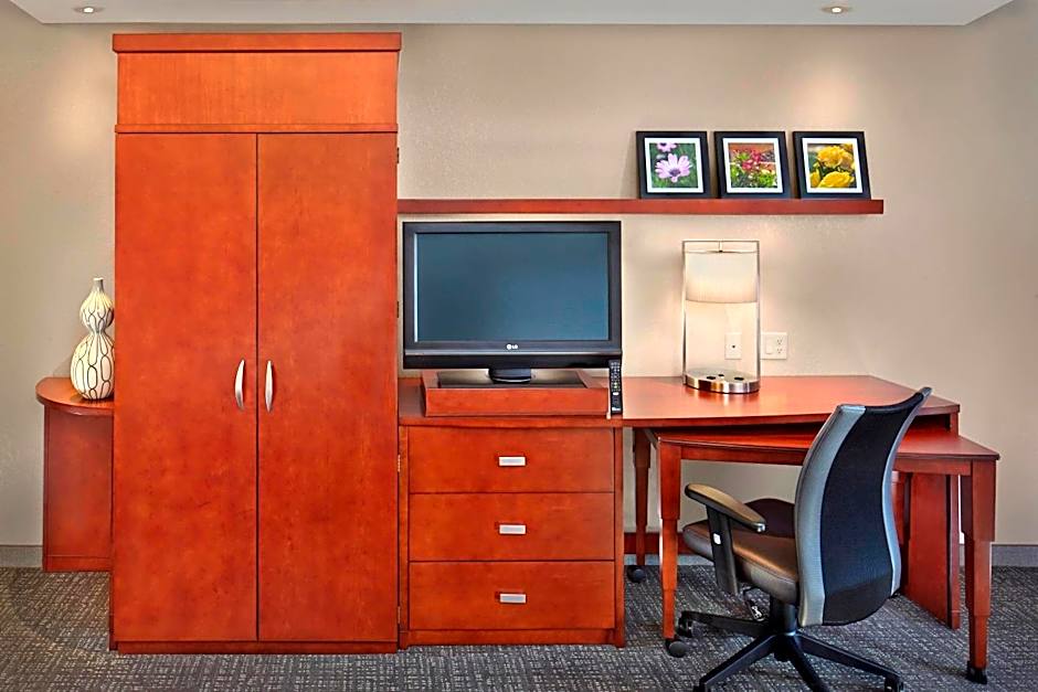 Courtyard by Marriott Stuart