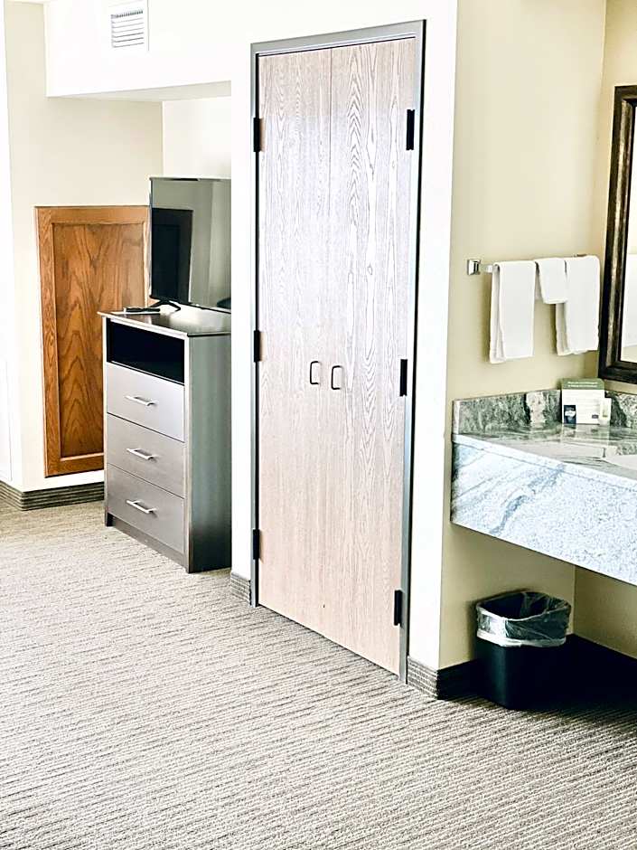 AmericInn by Wyndham Green Bay East