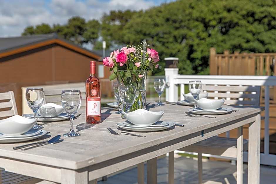 16 Lakeview, Pelham Retreat