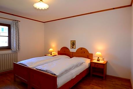 Two-Bedroom Apartment with Mountain View