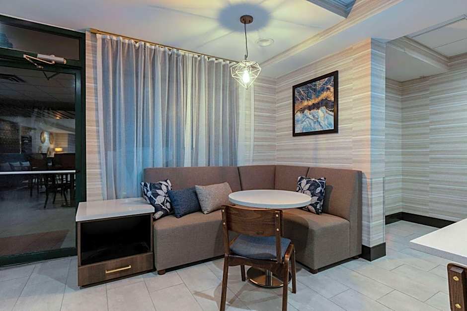 Wingate by Wyndham - DFW North