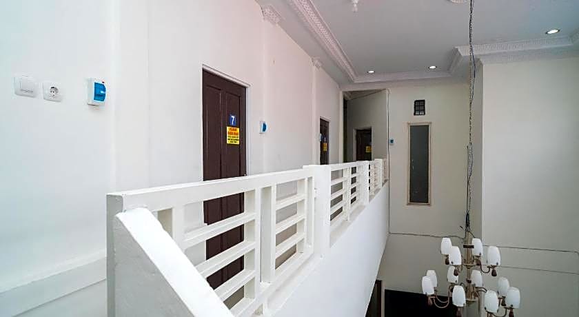 RedDoorz Syariah near Jalan A Yani KM 8 Citraland