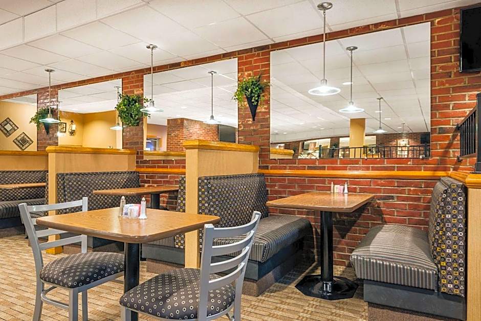 Ramada Hotel & Conference Center by Wyndham Paintsville