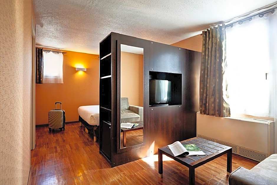 Kyriad Lyon Sud - Saint Genis Laval