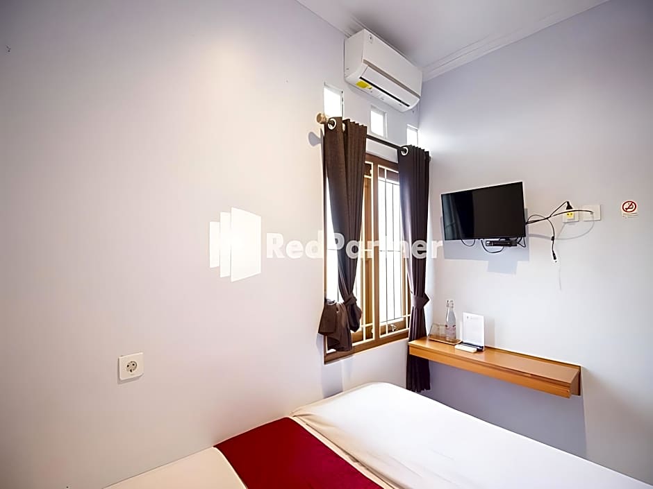 Halona Residence near Pakuwon Mall Jogja Mitra RedDoorz