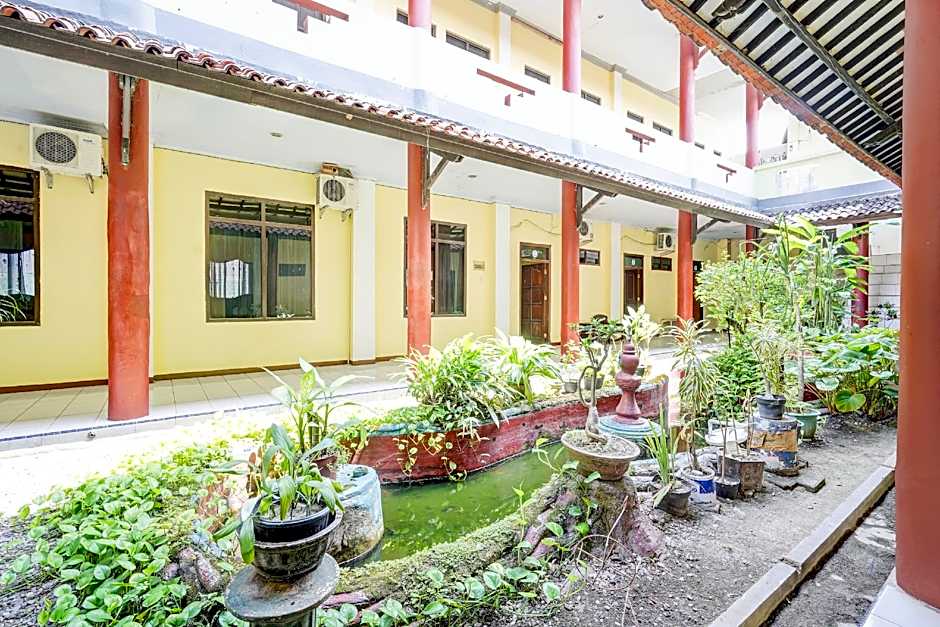 Collection O Kauman Near Stasiun Pekalongan Formerly Hotel Dian Chandar