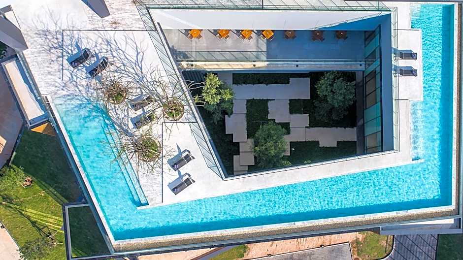 Arize Hotel Sri Racha