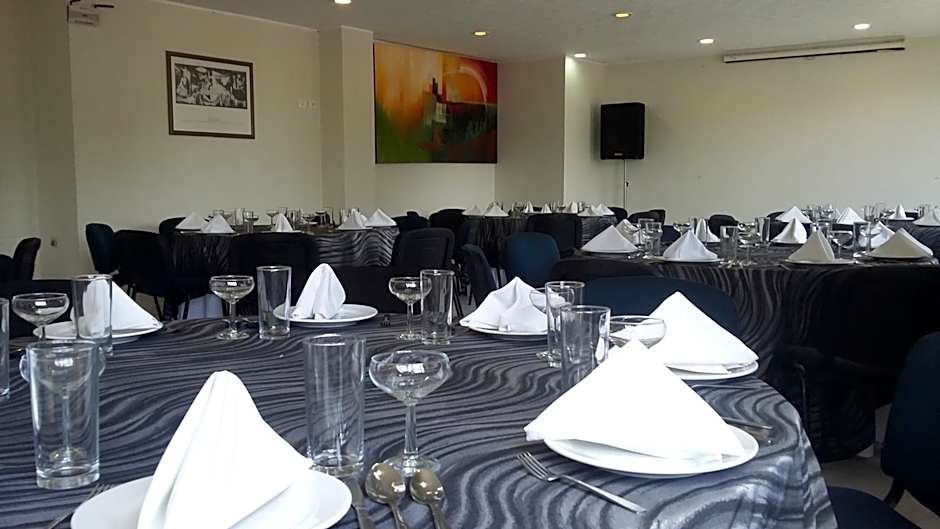 Hotel & Suites Real del Lago