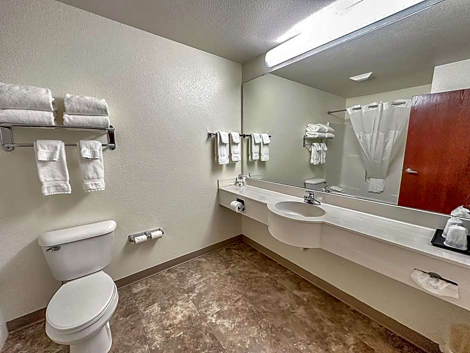 Estherville Hotel & Suites
