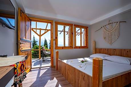 Deluxe Triple Room with Sea View