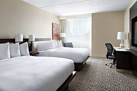 M Club lounge access, Guest room, 2 Queen