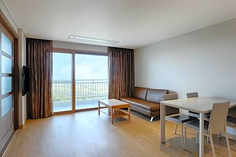 EAST-Sono Belle Panoramic View Suite Room Without Kitchen