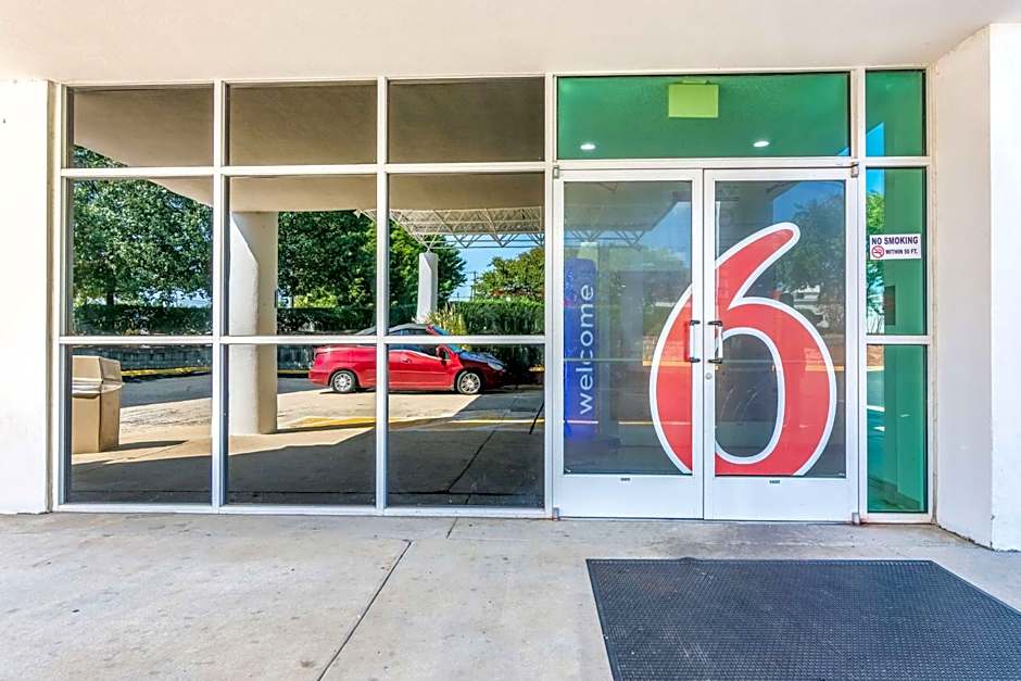 Motel 6-Fort Mill, SC - Charlotte