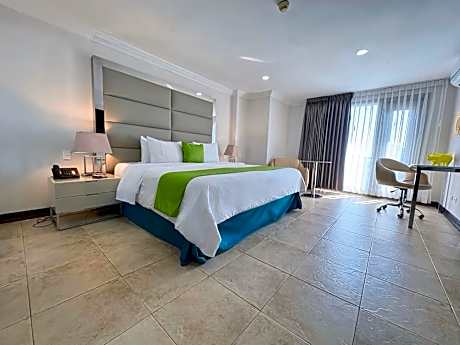 Deluxe King Room with Balcony