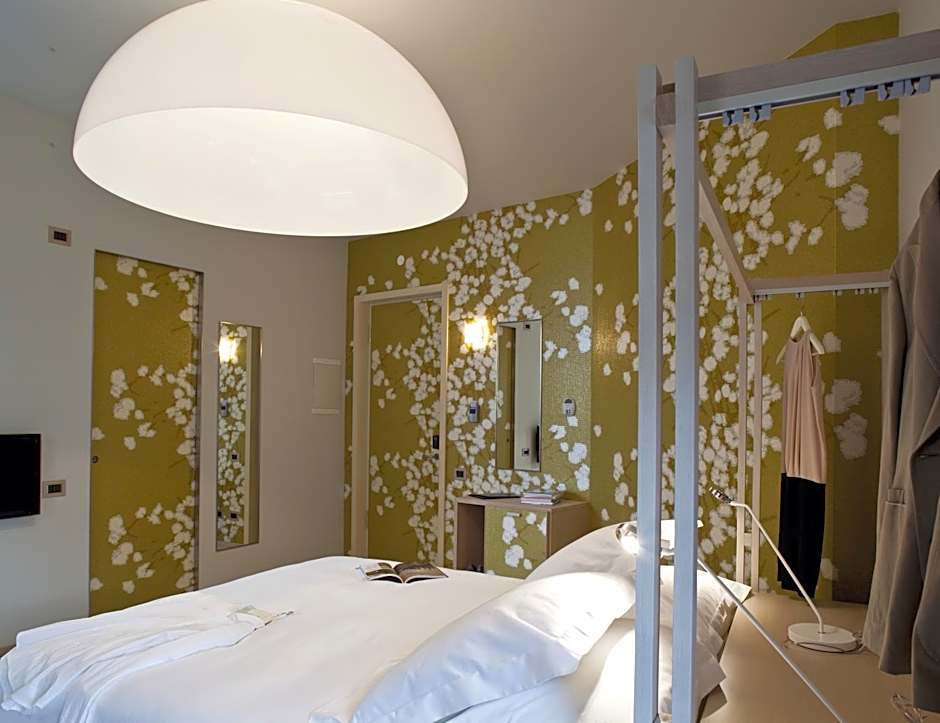 Nu Hotel