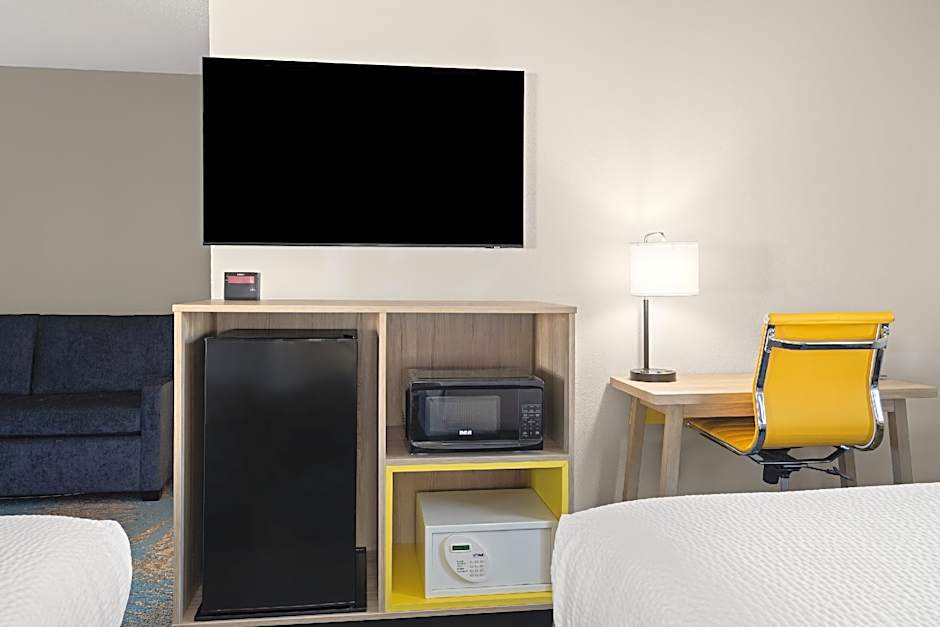 Days Inn by Wyndham Jamestown