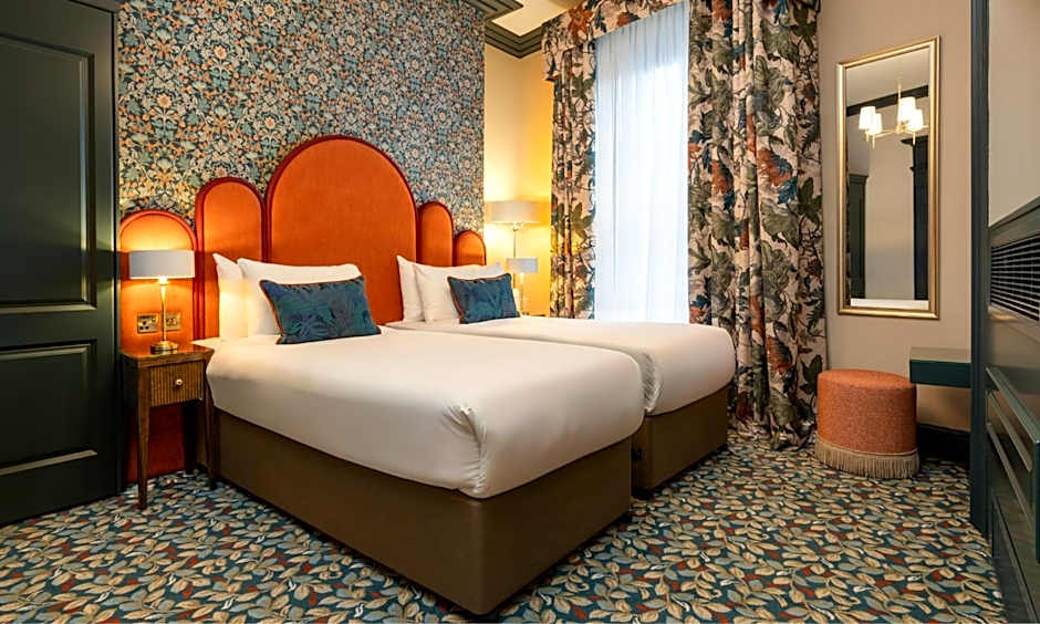 Trinity City Hotel