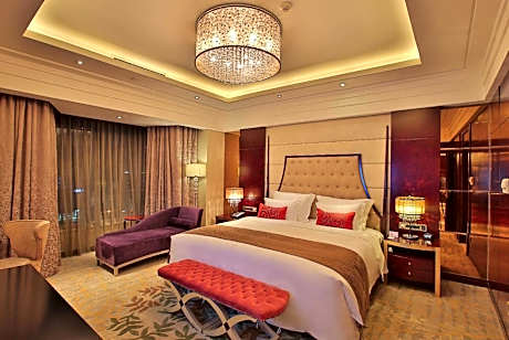 Presidential Suite with 2 king bed rooms