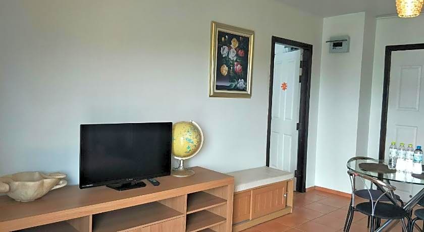 Lomsabai Apartments Chon Buri