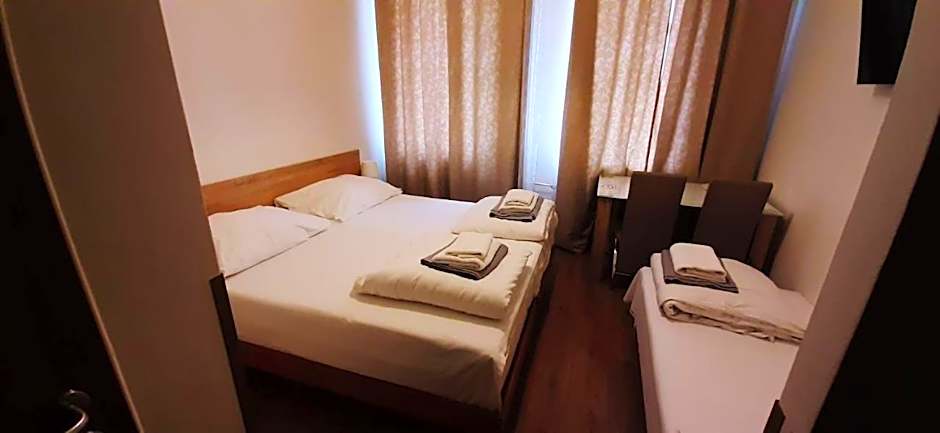Gallery Hotel SIS